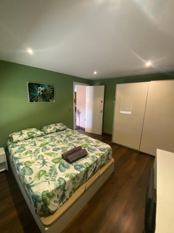Cama o camas de una habitación en Calm Jungle Apartment Near Valencia