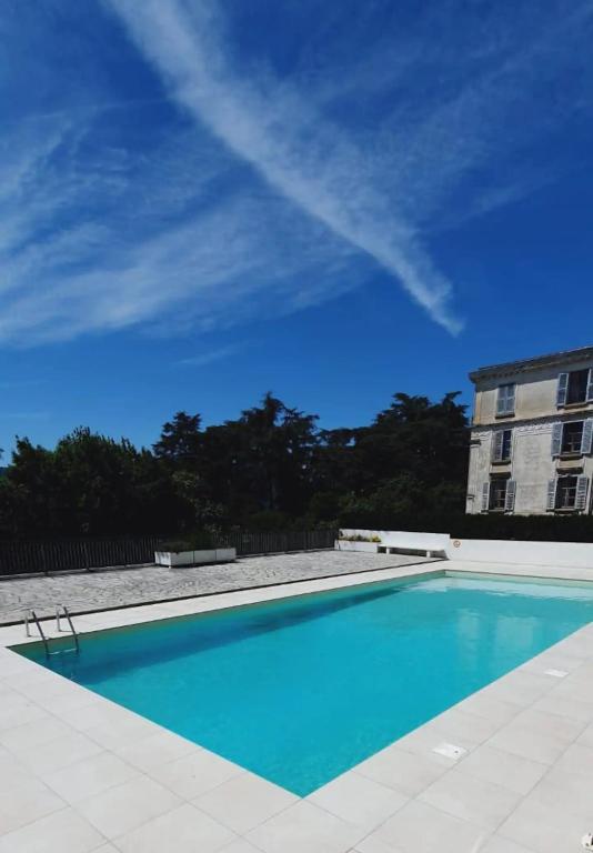 LE156 Studio Cosy Thermes, Piscine & Box Privé - Appartement D'une Chambre