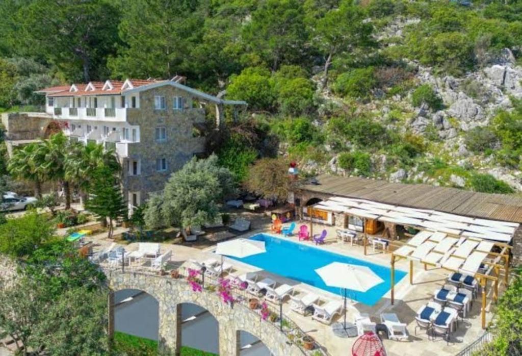 Swimmingpoolen hos eller tæt på Kybele Adrasan Otel