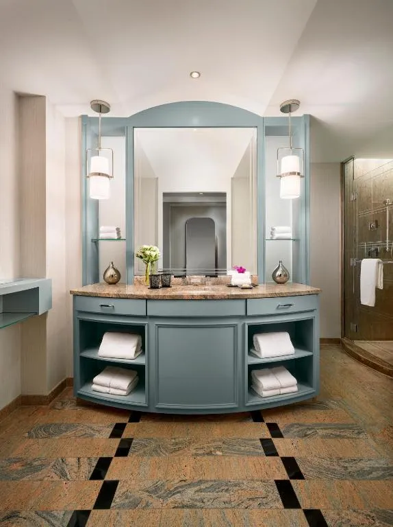 Junior King Suite