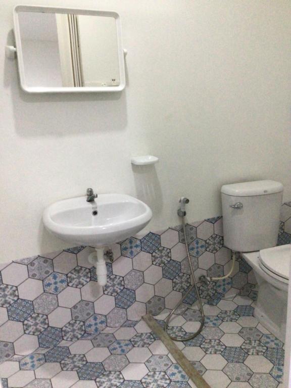 Koupelna v ubytování Baan TaLay Hostel