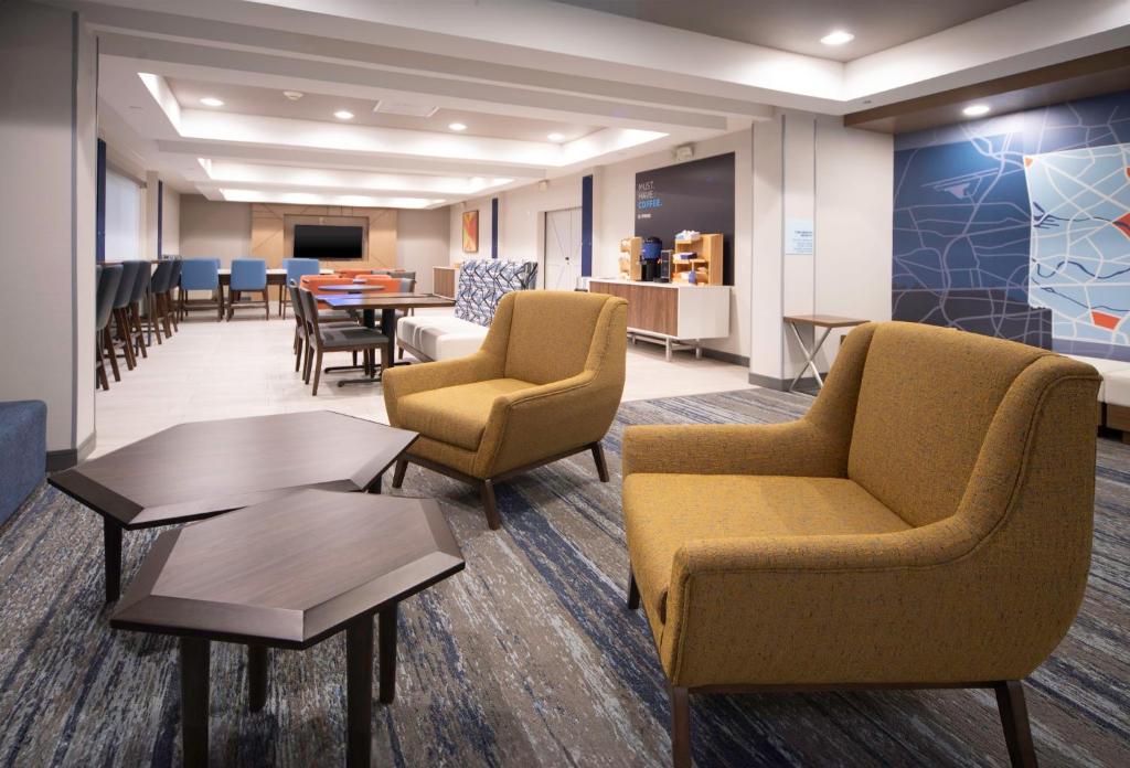 Holiday Inn Express Suites Little Rock West by IHG photo