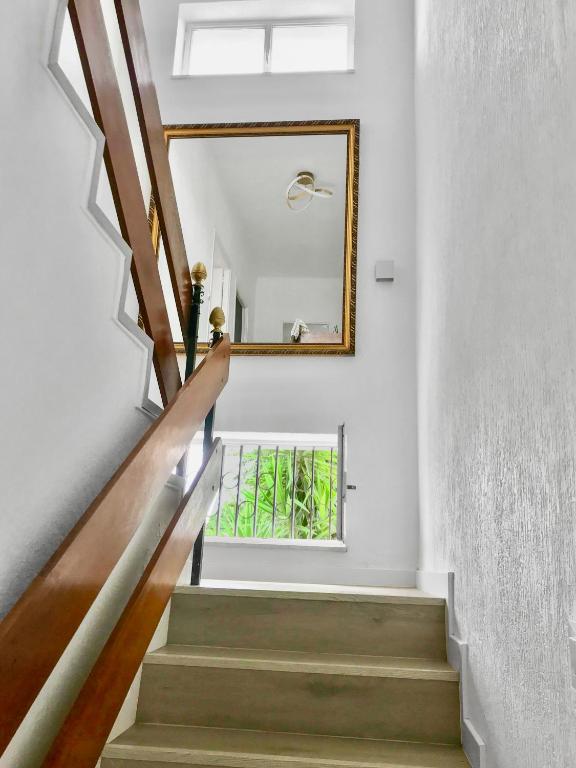 Fotografia z galérie ubytovania Villa Alamos Jerez I Piscina Salada Climatizada I BBQ I Jardines I 850m2 v destinácii Jerez de la Frontera