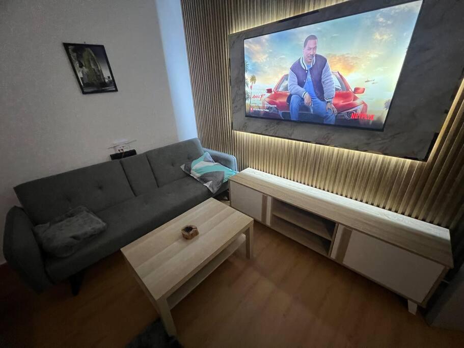 Un lugar para sentarse en Luxurious 2BR Residence Ajman Central