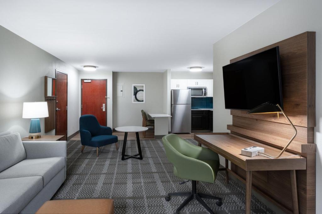 Staybridge Suites West Des Moines by IHG - Queen Suite Met één Slaapkamer Met Open Haard