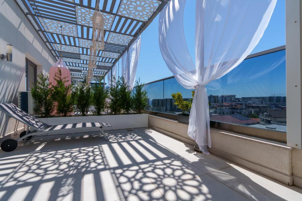 Balkón nebo terasa v ubytování HOTEL KALYA