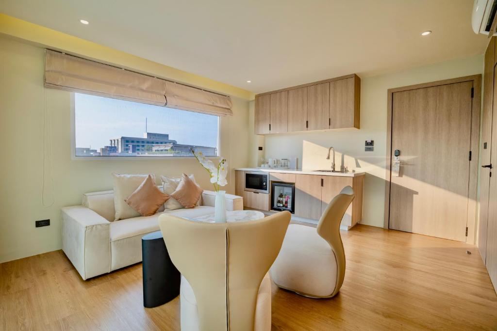 The One Bay Breeze - Resim 42