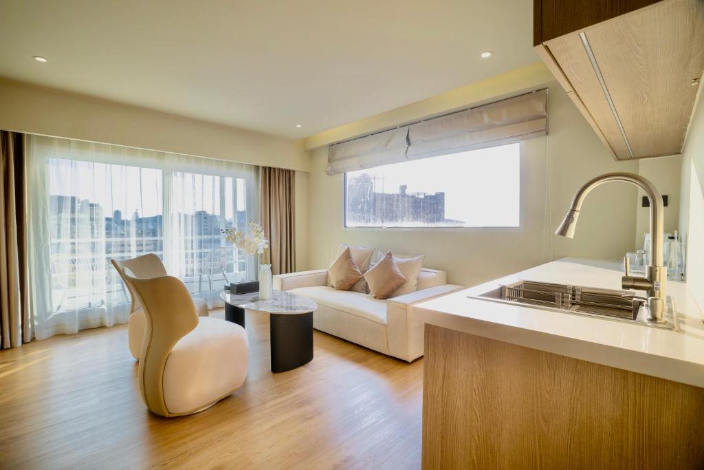 The One Bay Breeze - Resim 41