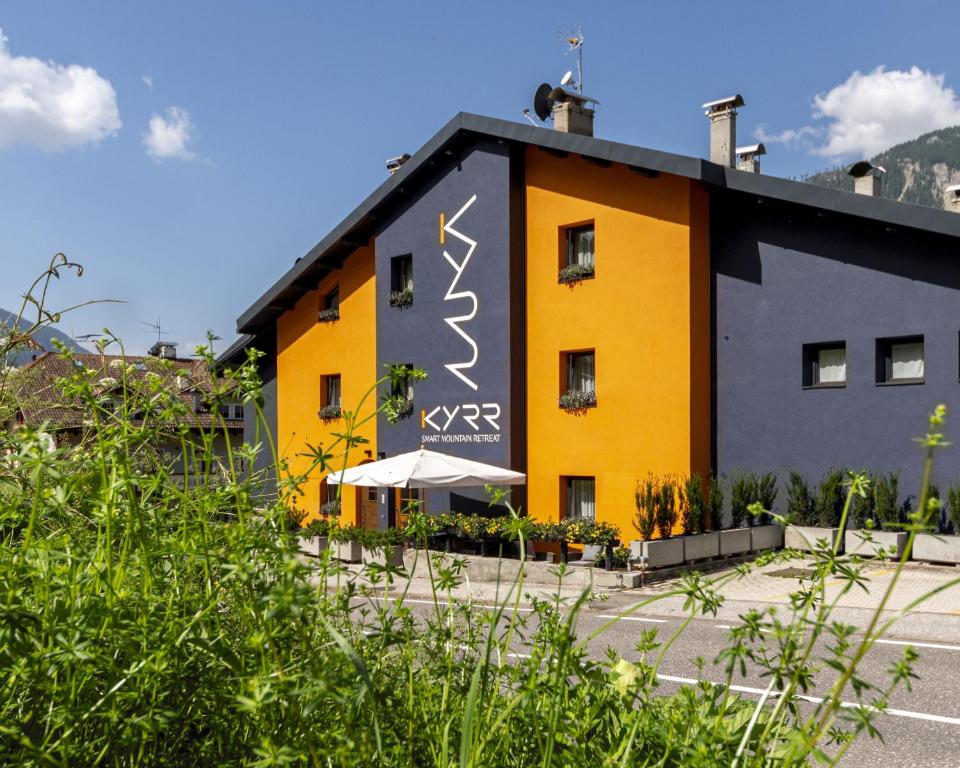 Nespecifikovaný výhled na hory nebo výhled na hory při pohledu z hotelu