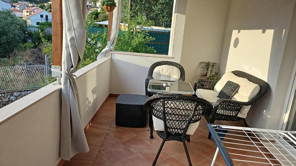 Balkón alebo terasa v ubytovaní Apartmani SANDRA - TROGIR