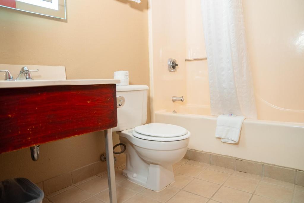 Motel 6 Litchfield, IL - Queen Room - No Fumar