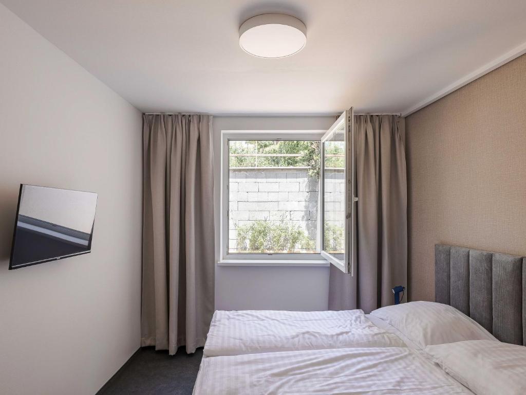 Hotel Taxis Bratislava - New rooms - Resim 8