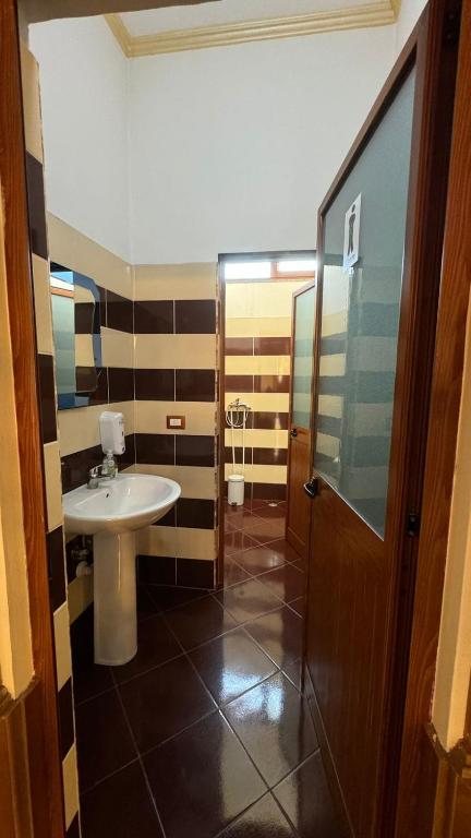 Koupelna v ubytování Symphony Hostel Shkoder