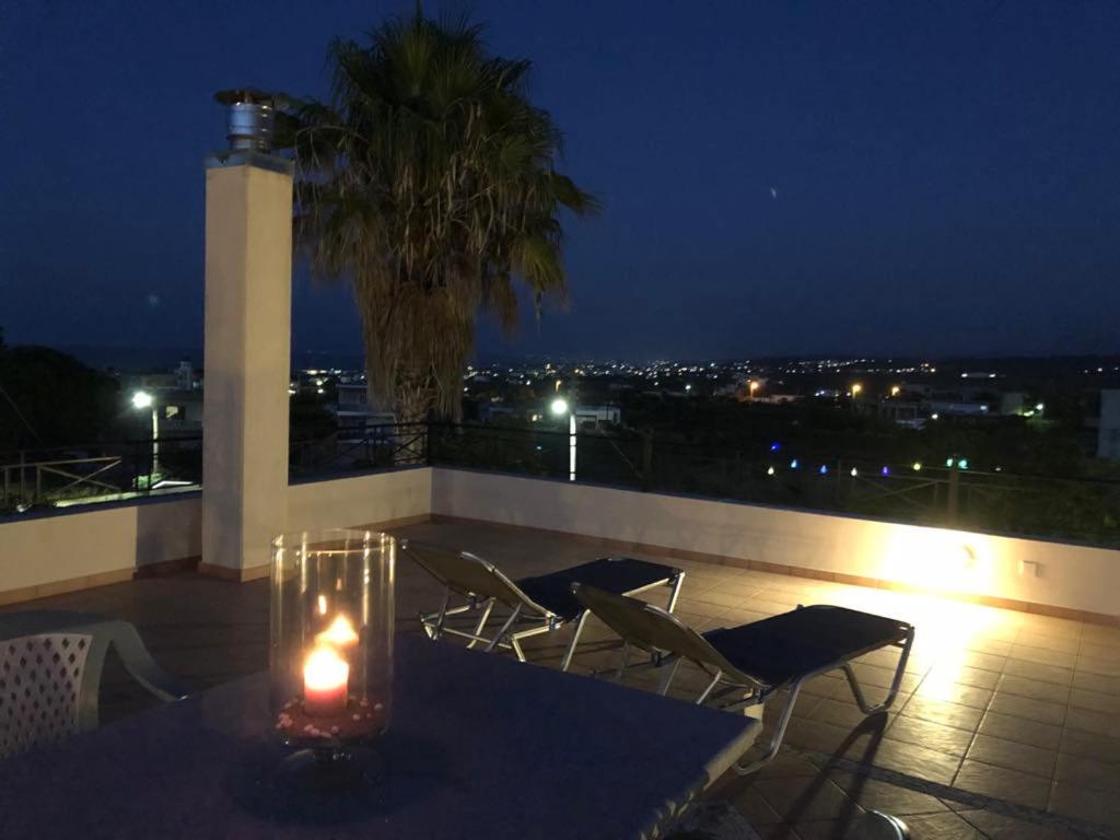 Balkón nebo terasa v ubytování Villa Harriet Maria with pool and ocean view Kolimbari, Chania