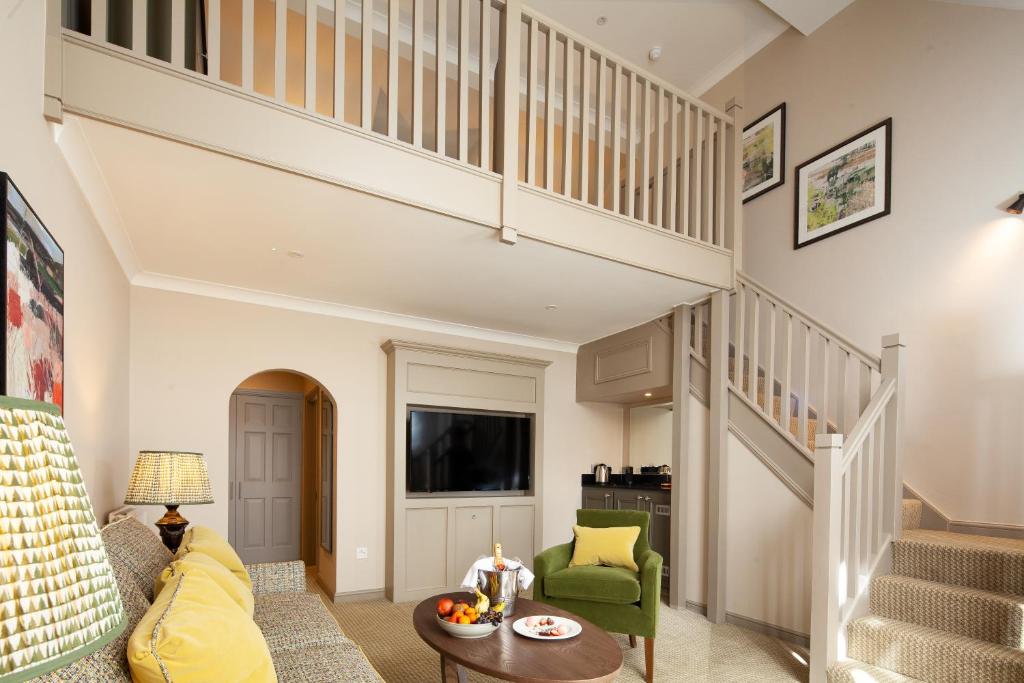 Foxhills Club & Resort - 