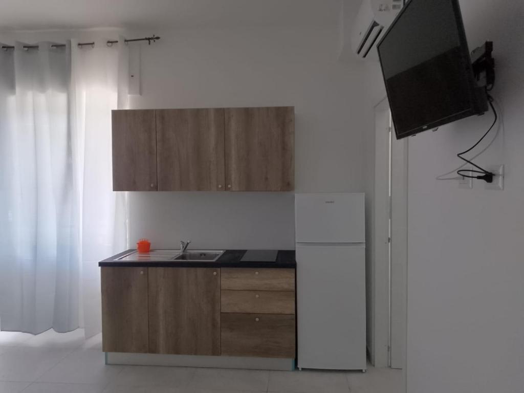 Kuchyň nebo kuchyňský kout v ubytování Villa3 Cancelli Guesthouse B&B via del Mare Formia