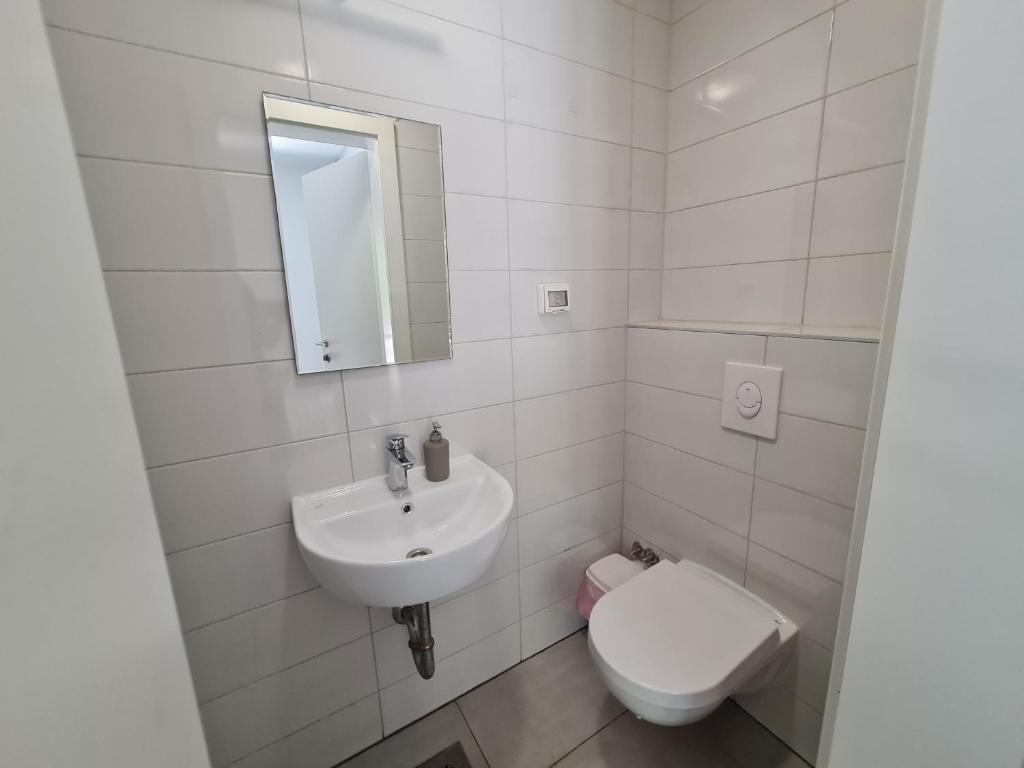 SUBTUB Hostel Makarska - Camera Singola Con Bagno