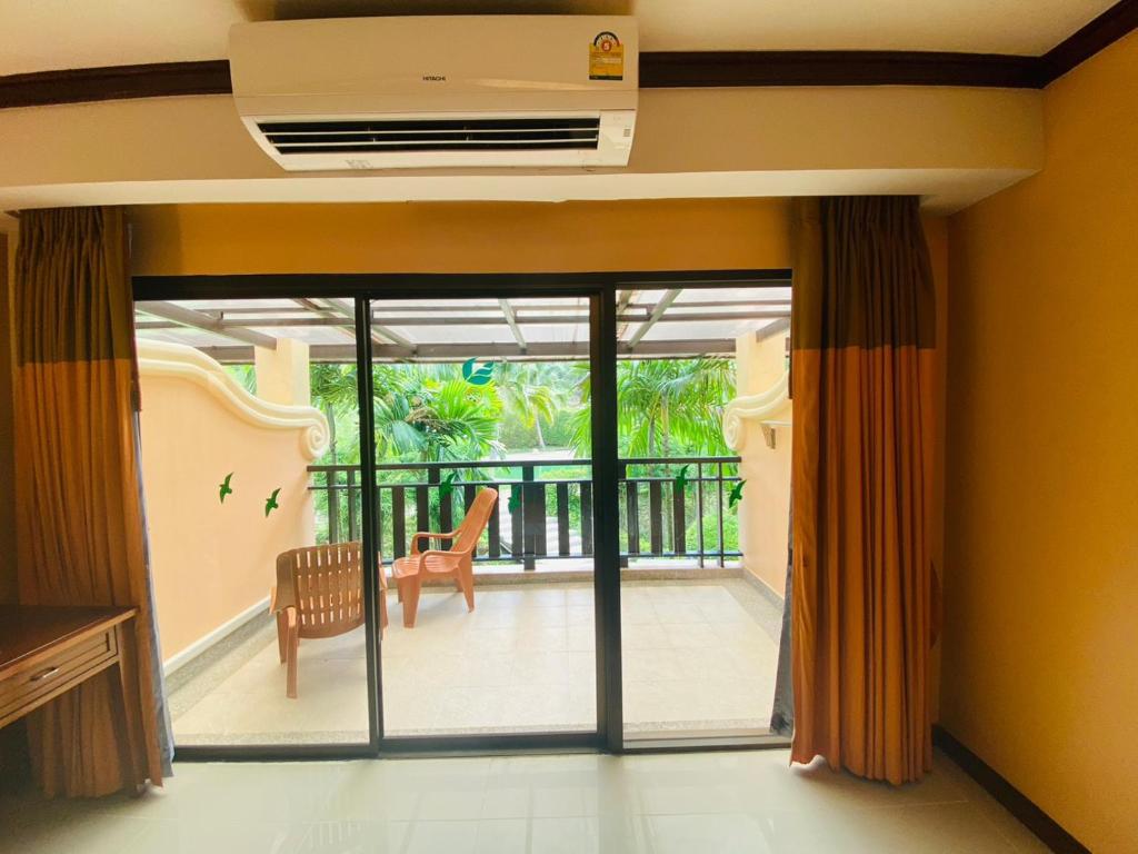 Apartel at Lanta Resort - Resim 16