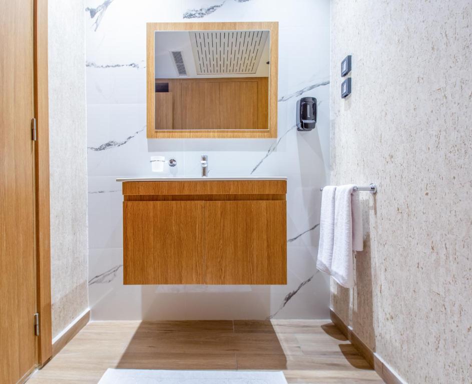 Koupelna v ubytování Kyriad Prestige City Center Tunis