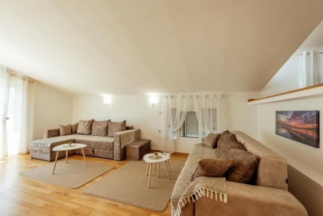 Posezení v ubytování Vasiljevic Grand Apartment