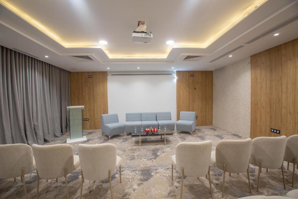Posezení v ubytování Kyriad Prestige City Center Tunis