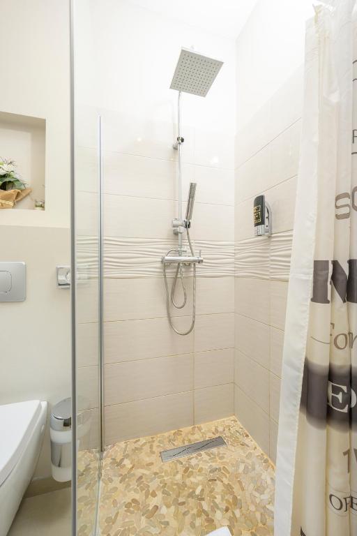 Palais Pálffy Apartments Vienna - Resim 11