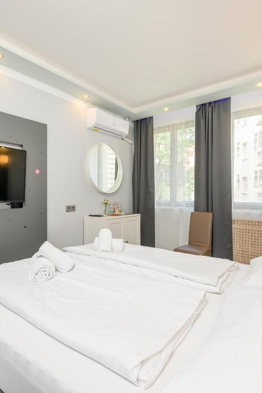 Palais Pálffy Apartments Vienna - Resim 20