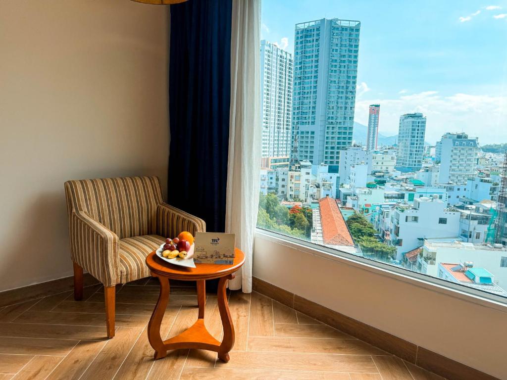 Phòng Gia Đình Deluxe Nhìn Ra Thành Phố