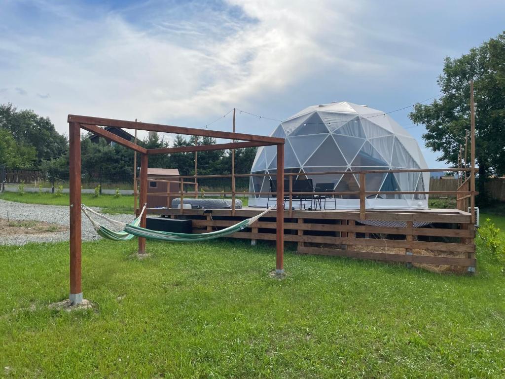 Zahrada ubytování beGLAMP glamping - narty, góry i Park Narodowy
