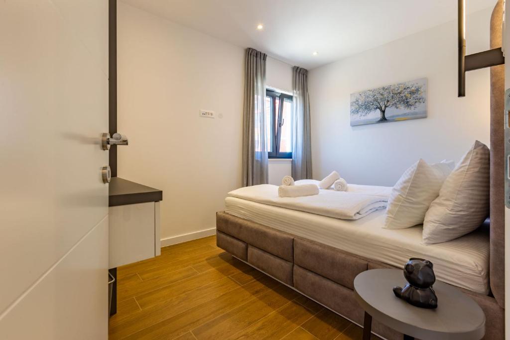 Casa MiA Apartments with parking - 12