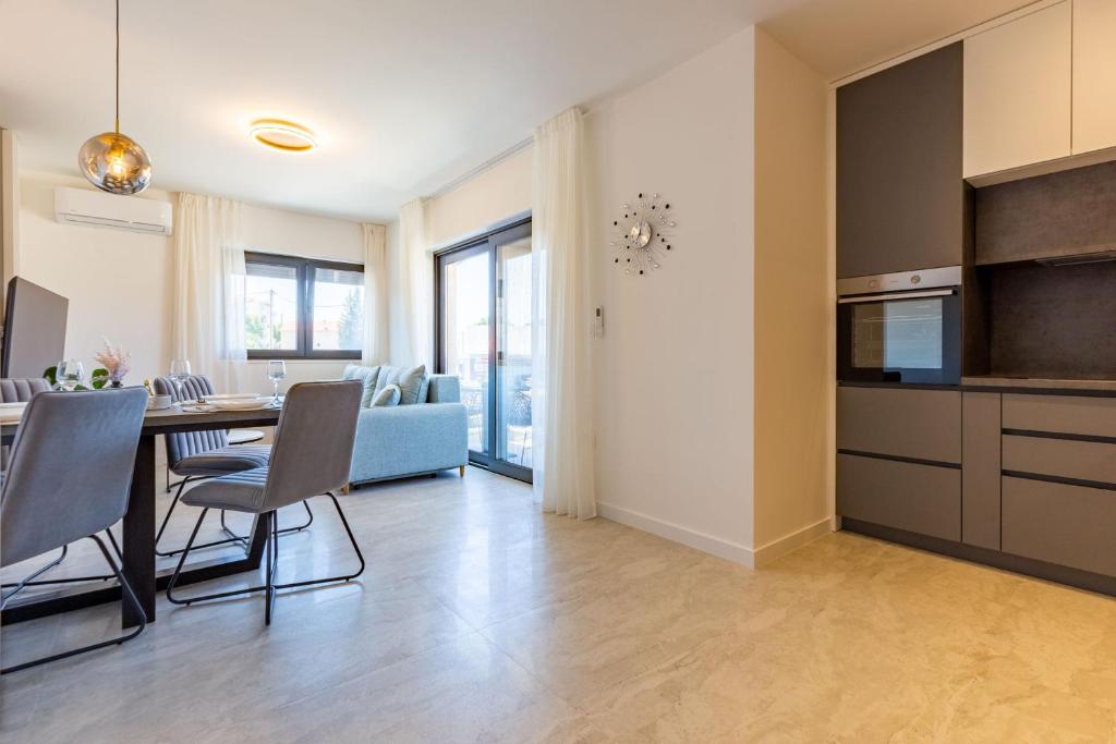 Casa MiA Apartments with parking - 16