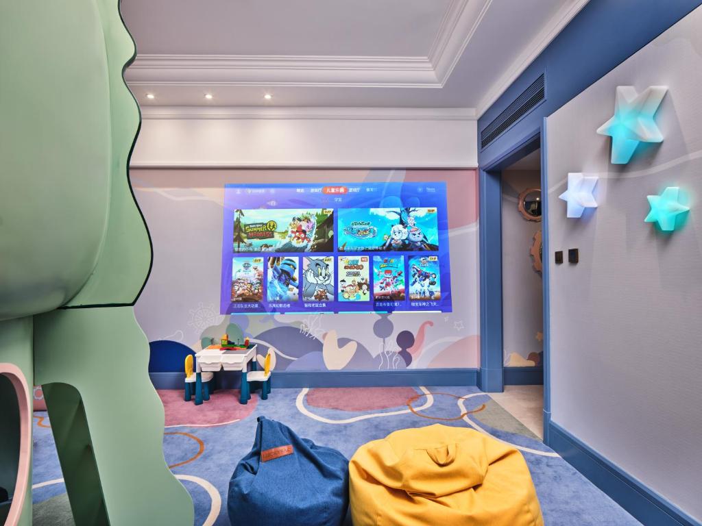 TV a/nebo společenská místnost v ubytování InterContinental Shenzhen by IHG