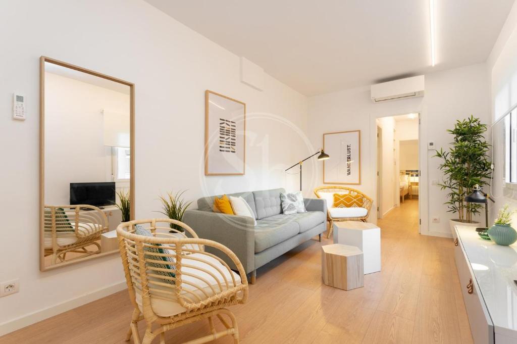 Barcelona Apartment for Families near Hospital Clínic
