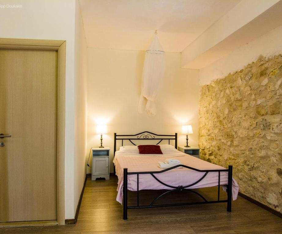 Postel nebo postele na pokoji v ubytování Adamantia Newly Built Room A4