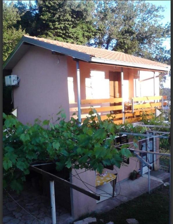 Budova, kde se prázdninový dům nachází