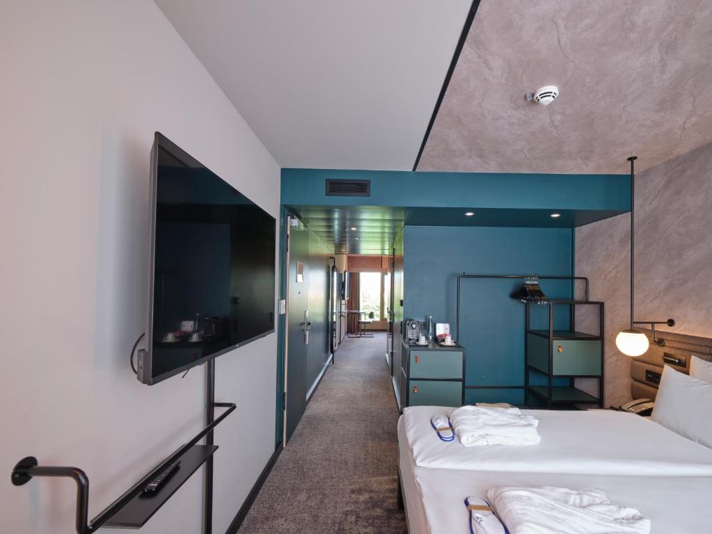 Novotel München City - Executive Double Room With Sofa Bed