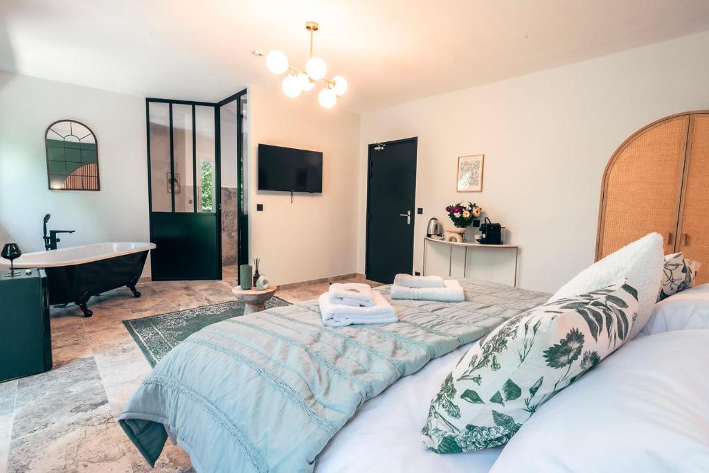 Les Suites de l'Étang - Suite With Garden View