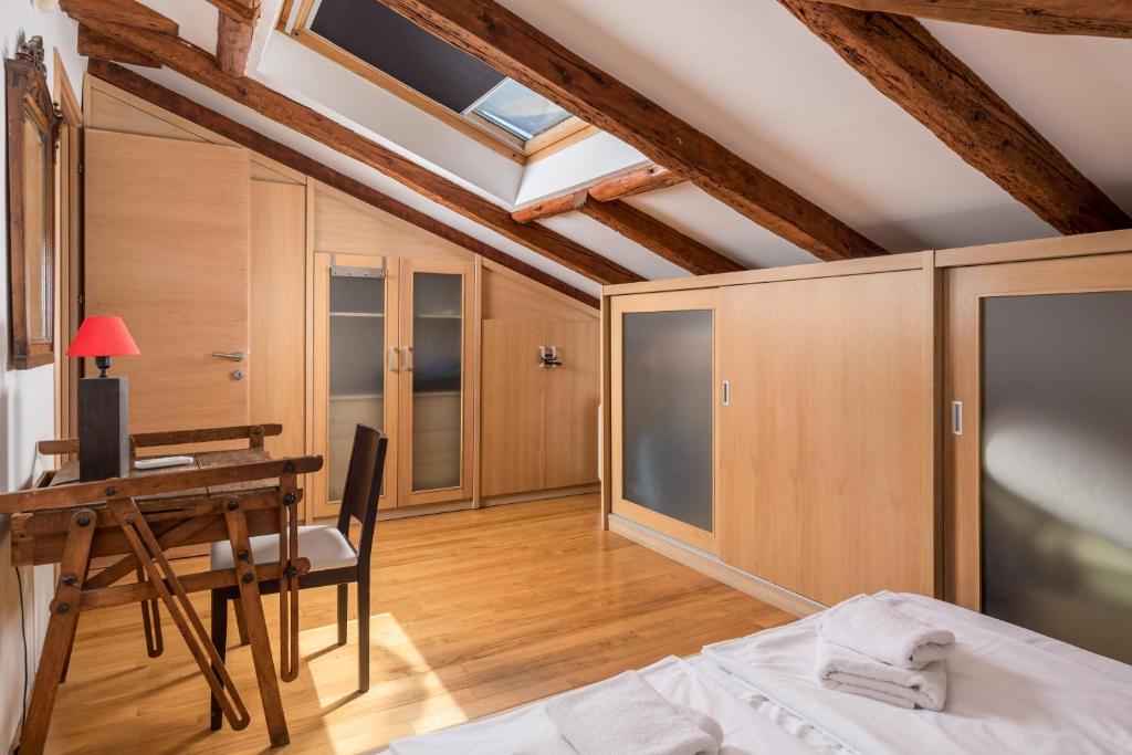Posteľ alebo postele v izbe v ubytovaní Paradise View deluxe apartment