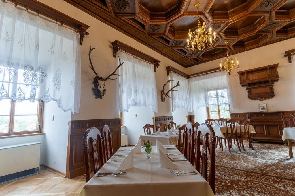 Zdjęcie z galerii obiektu Zámek Lnáře w mieście Lnáře