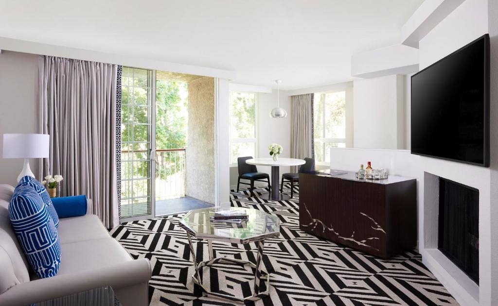 Chamberlain West Hollywood - One Bedroom Signature Residence