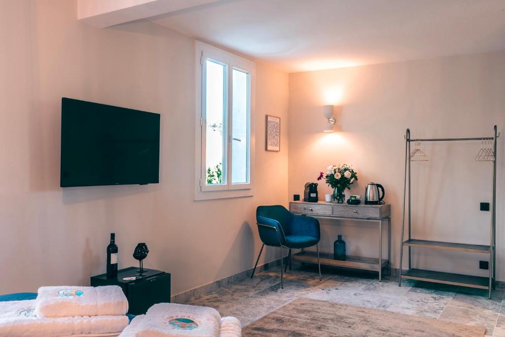 Les Suites de l'Étang - Double Room With Garden View