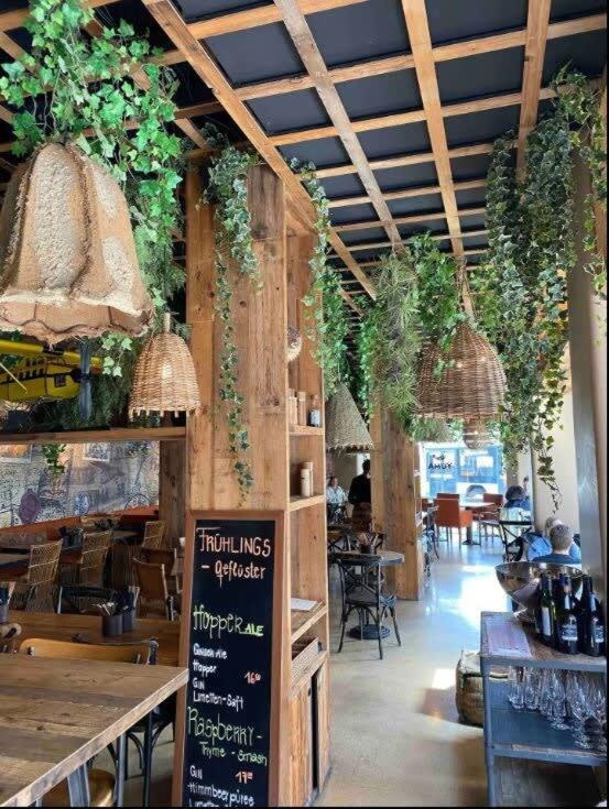 KAYA Zurich Apartment 1B - Deluxe 2BR Downtown Apt - Resim 39