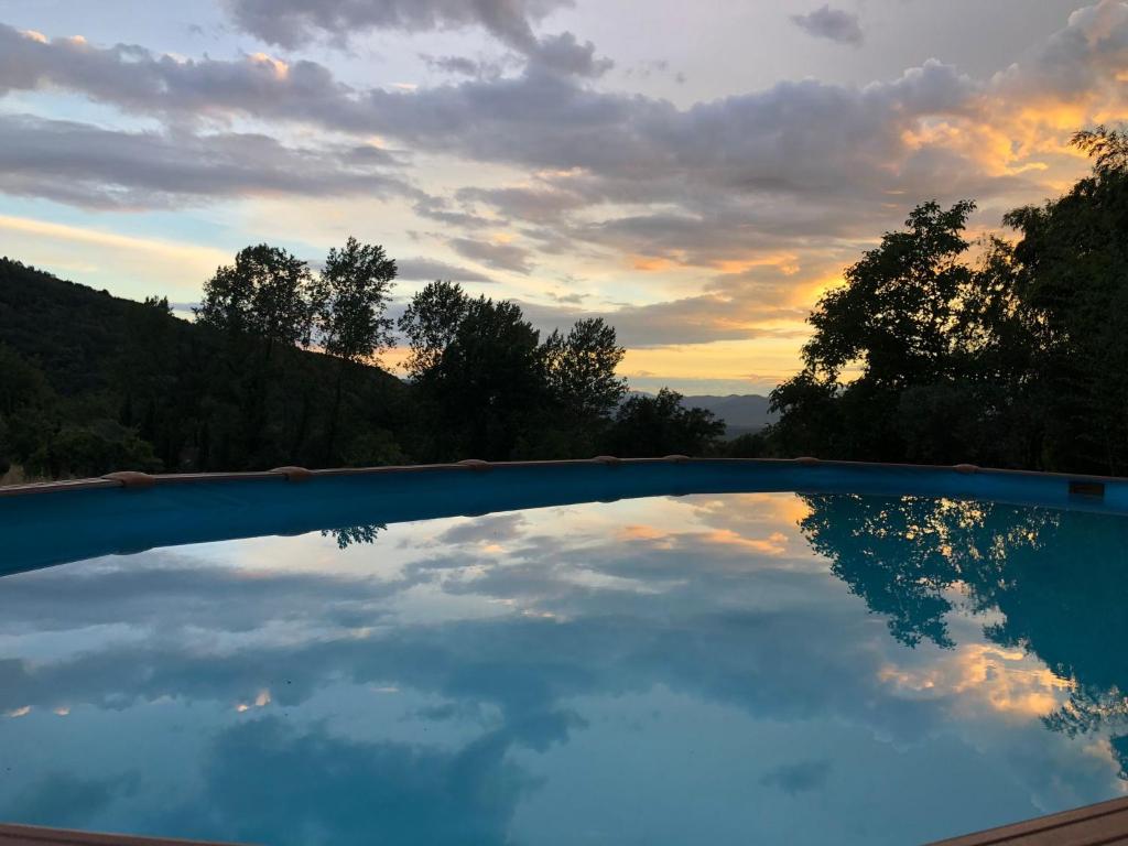 Bazén v ubytování B&B La Risorgiva nebo v jeho okolí