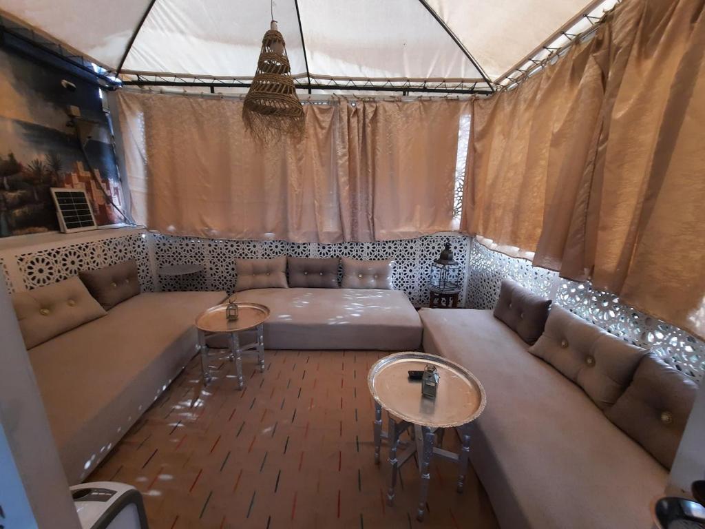 Posezení v ubytování Riad 1001 couleurs