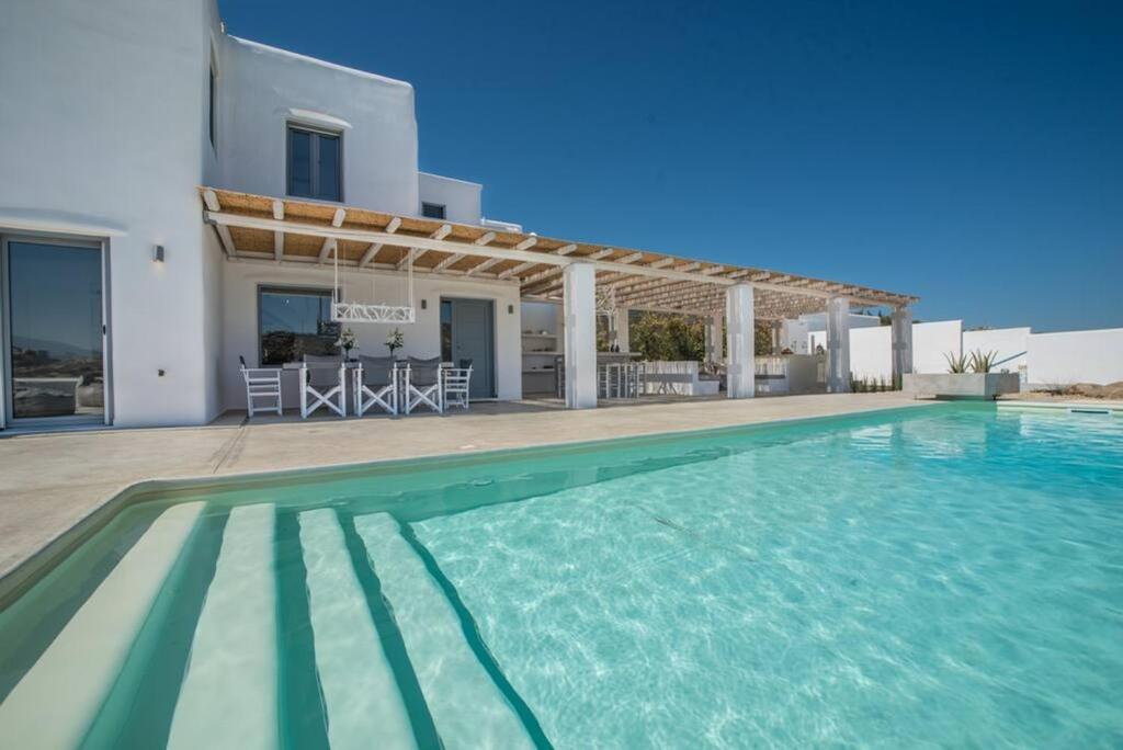 Bazén v ubytovaní Villa Sole, Pool, Jacuzzi, Seaview alebo v jeho blízkosti
