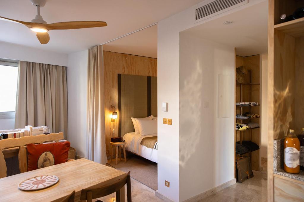 MOB HOTEL Cannes - Resim 19