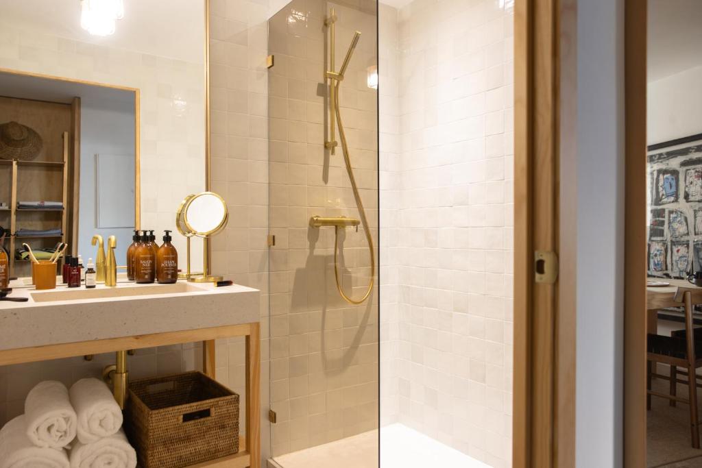 MOB HOTEL Cannes - Resim 3