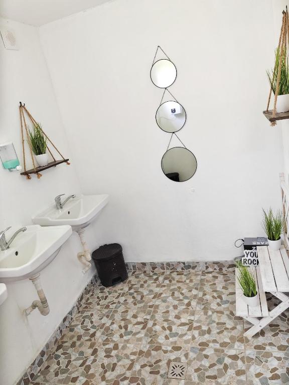 Koupelna v ubytování Luna Rock Glamping Brezoi - Blue Scai