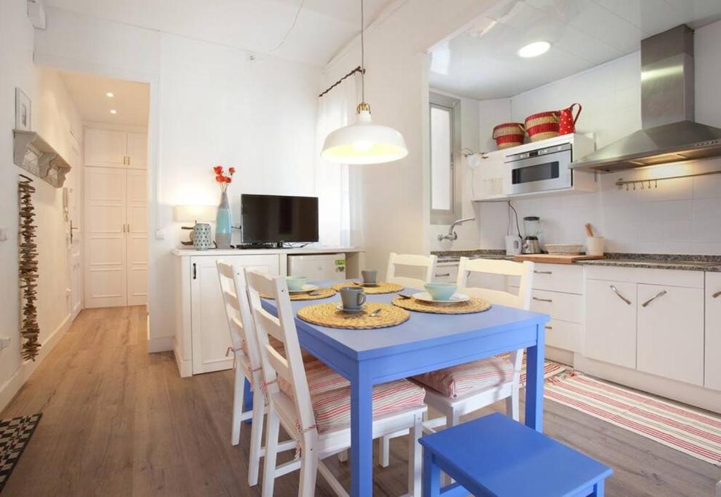 A kitchen or kitchenette at Apt In 22 Close To The Beach