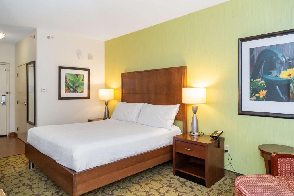 Hilton Garden Inn Plymouth photo